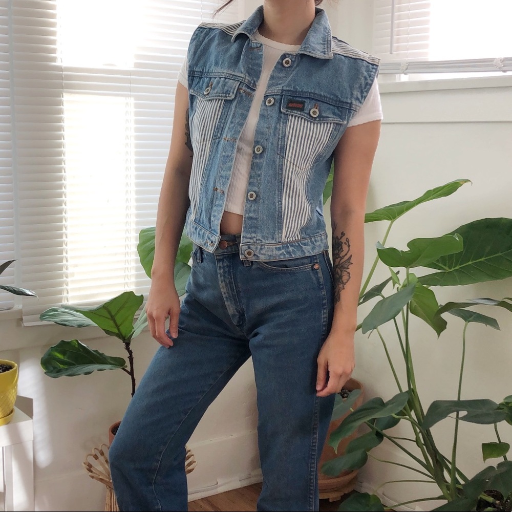 Vintage vest w/ contrast stripes